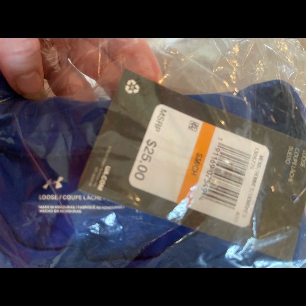 Under Armour NWT in package men’s locker tee in royal blue. * - Picture 3 of 3
